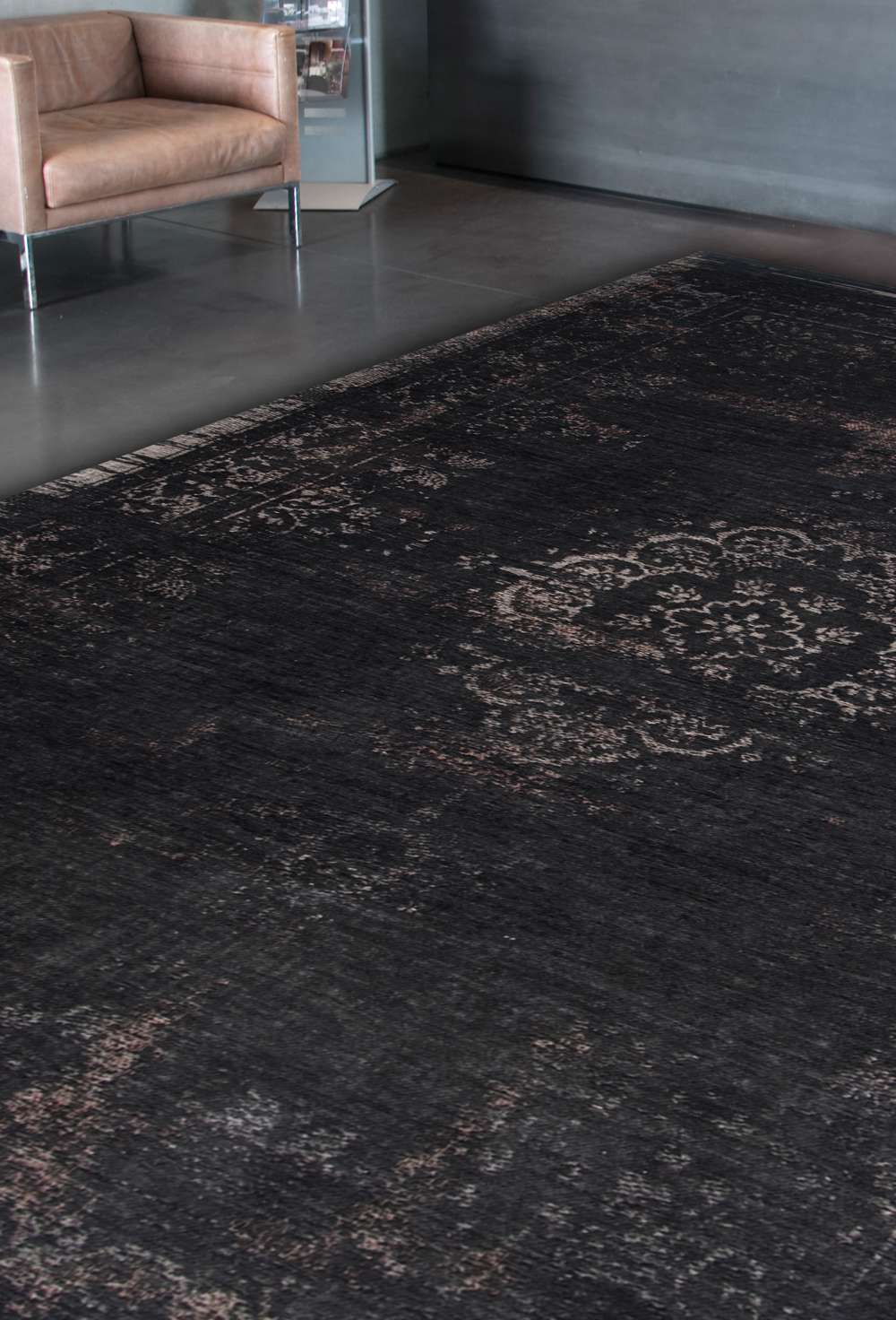 Fading World 8263 Mineral Black gulvteppe