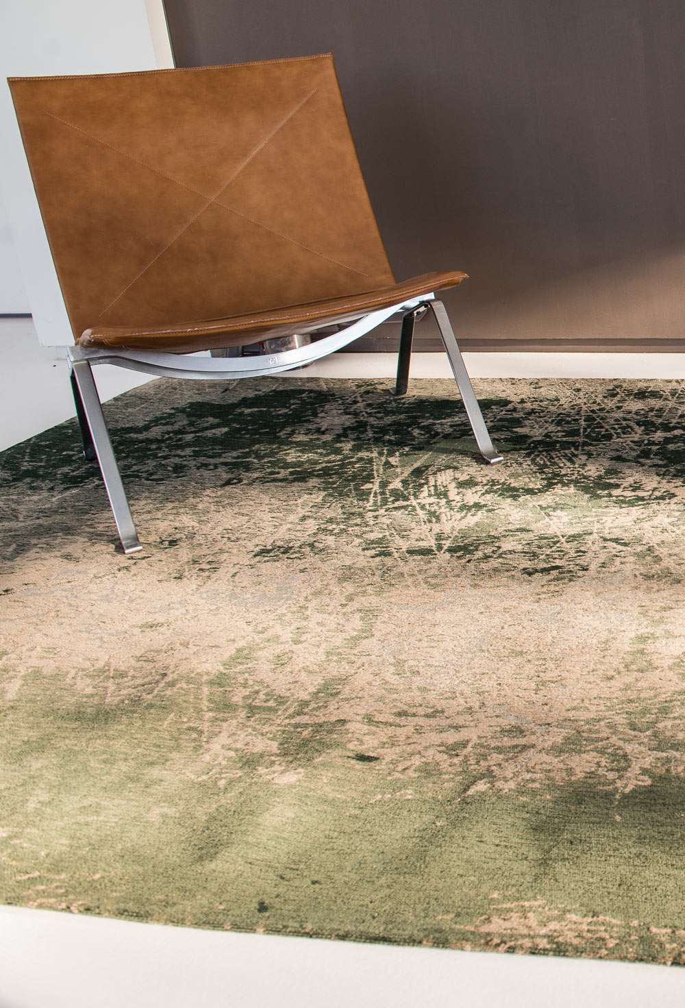 Mad Men 8723 Dark Pine gulvteppe