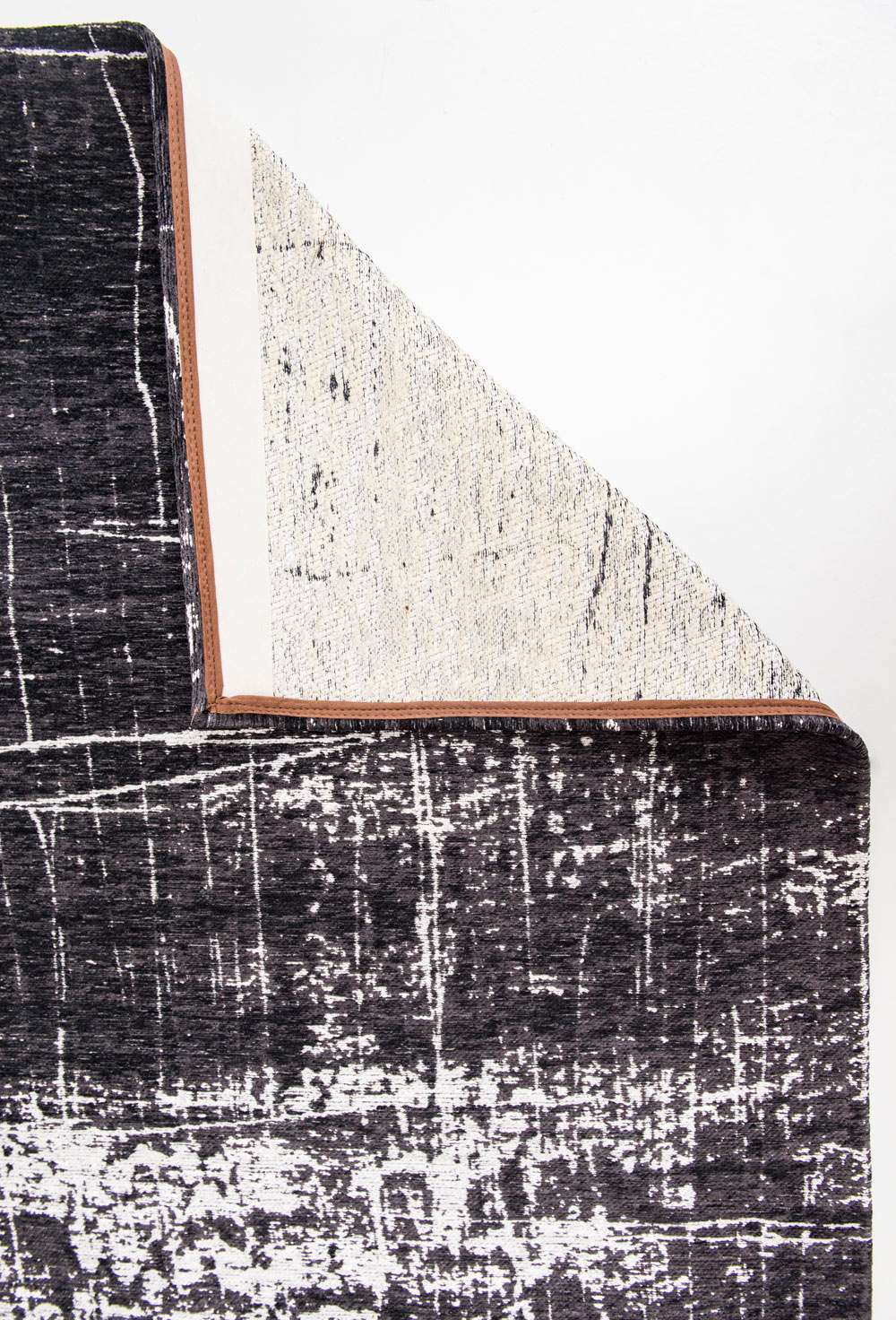 Mad Men 8655 White on Black gulvteppe