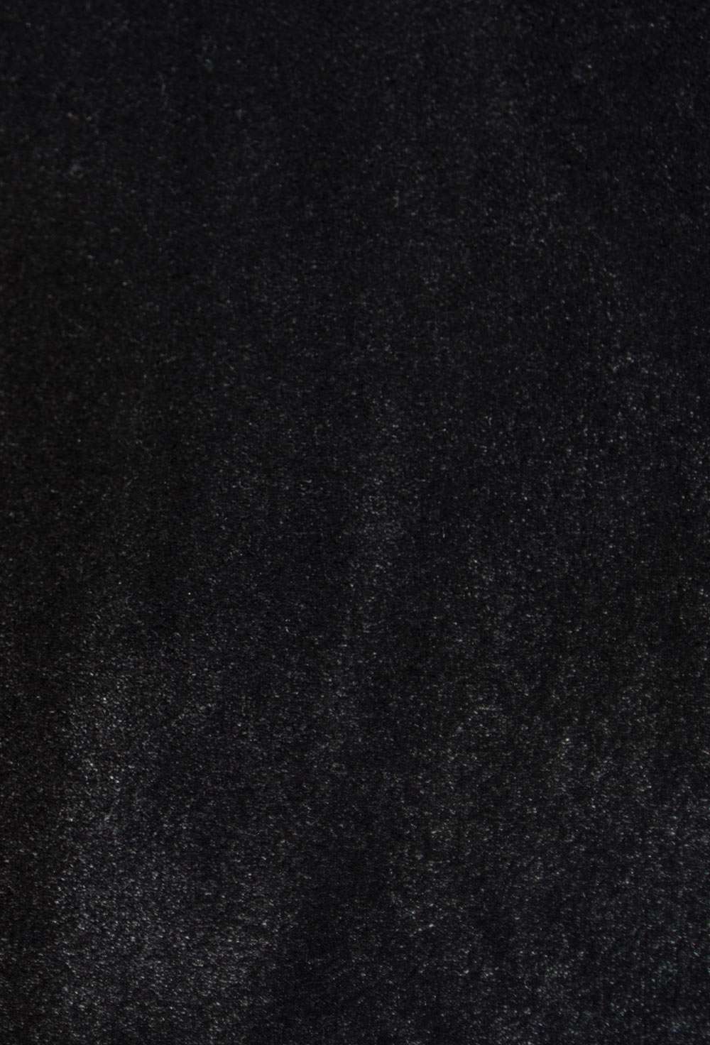 Omphale 99 Raven vegg til vegg teppe