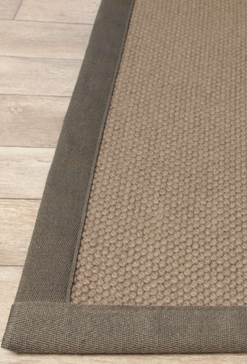 Alpha 17 LS123 kantet gulvteppe