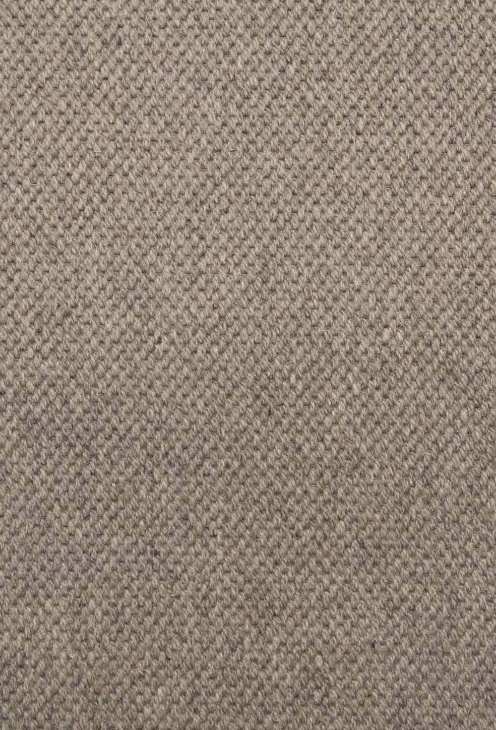 Crown 124 Grå vegg til vegg teppe