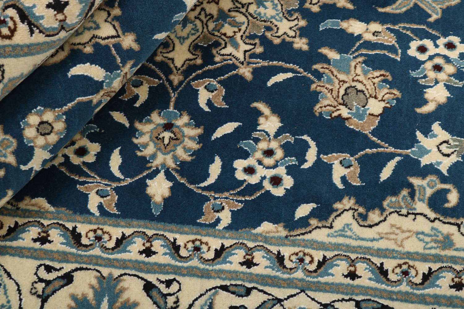 Nain Kashmar 393239 håndknyttet teppe