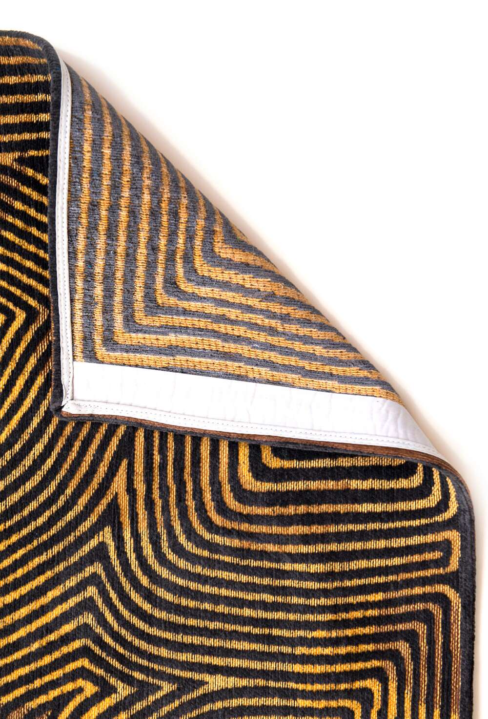 Coral 9227 Black Gold gulvteppe