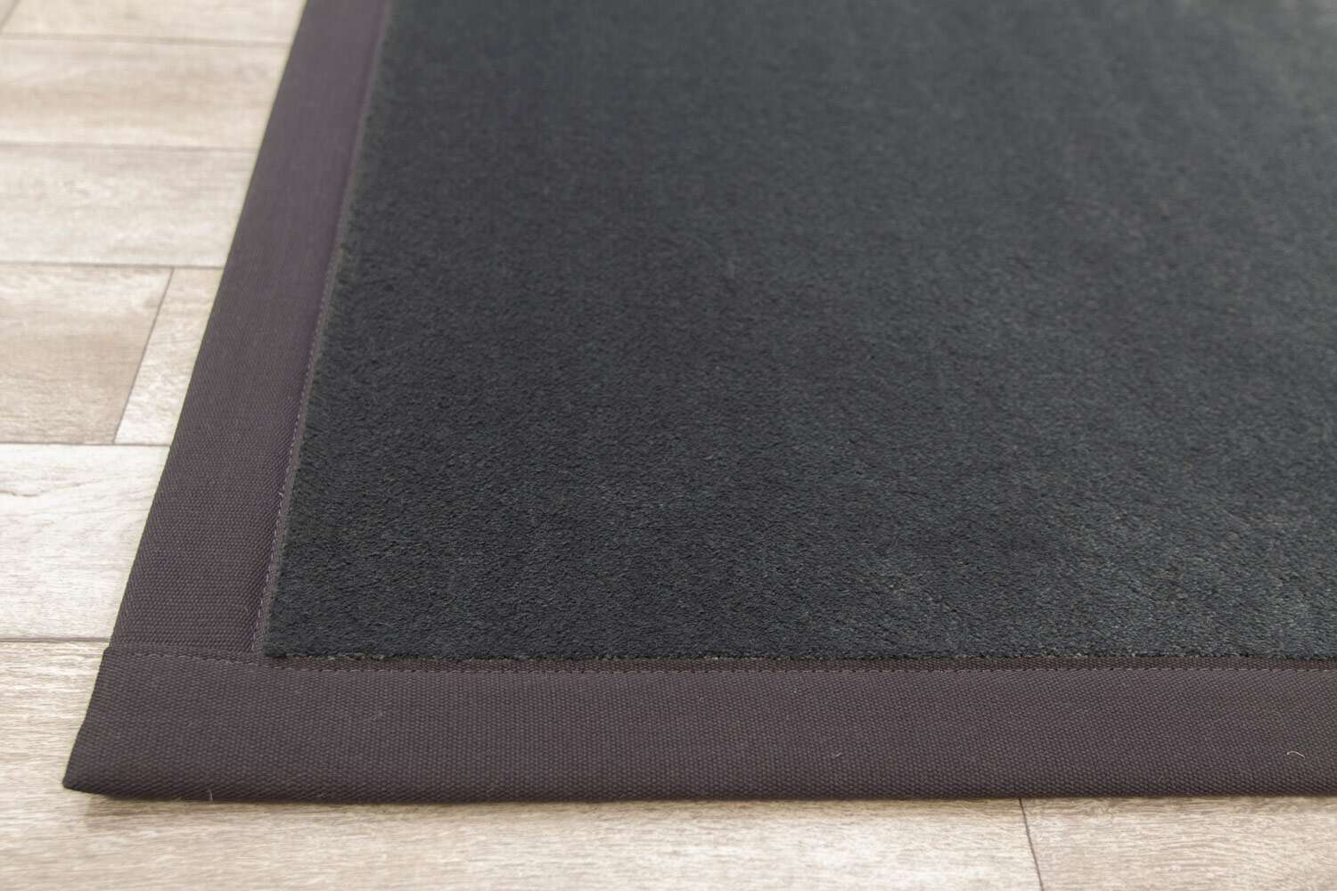 Savage Abundance 097 vegg til vegg teppe