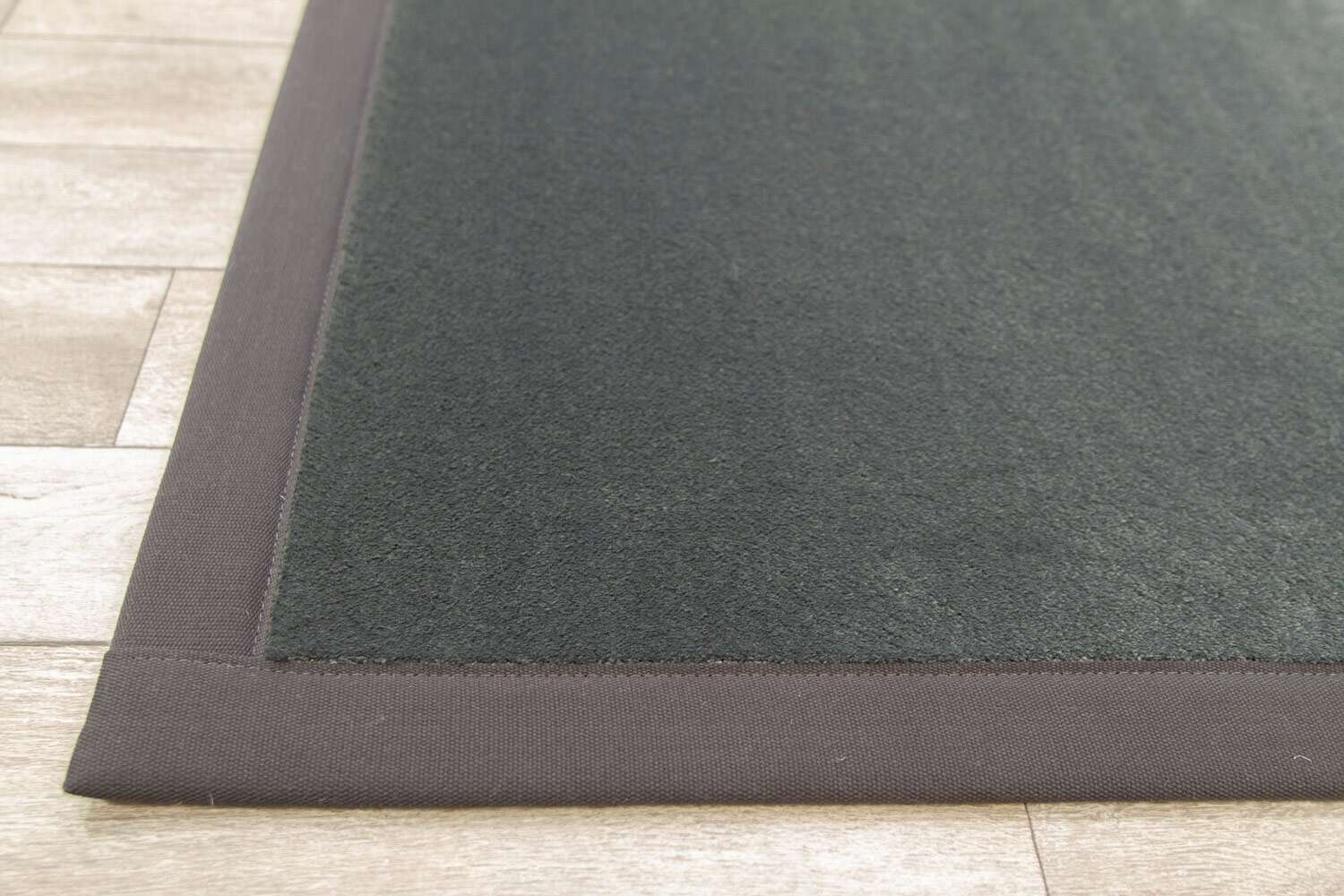 Savage Abundance 097 K99 kantet gulvteppe