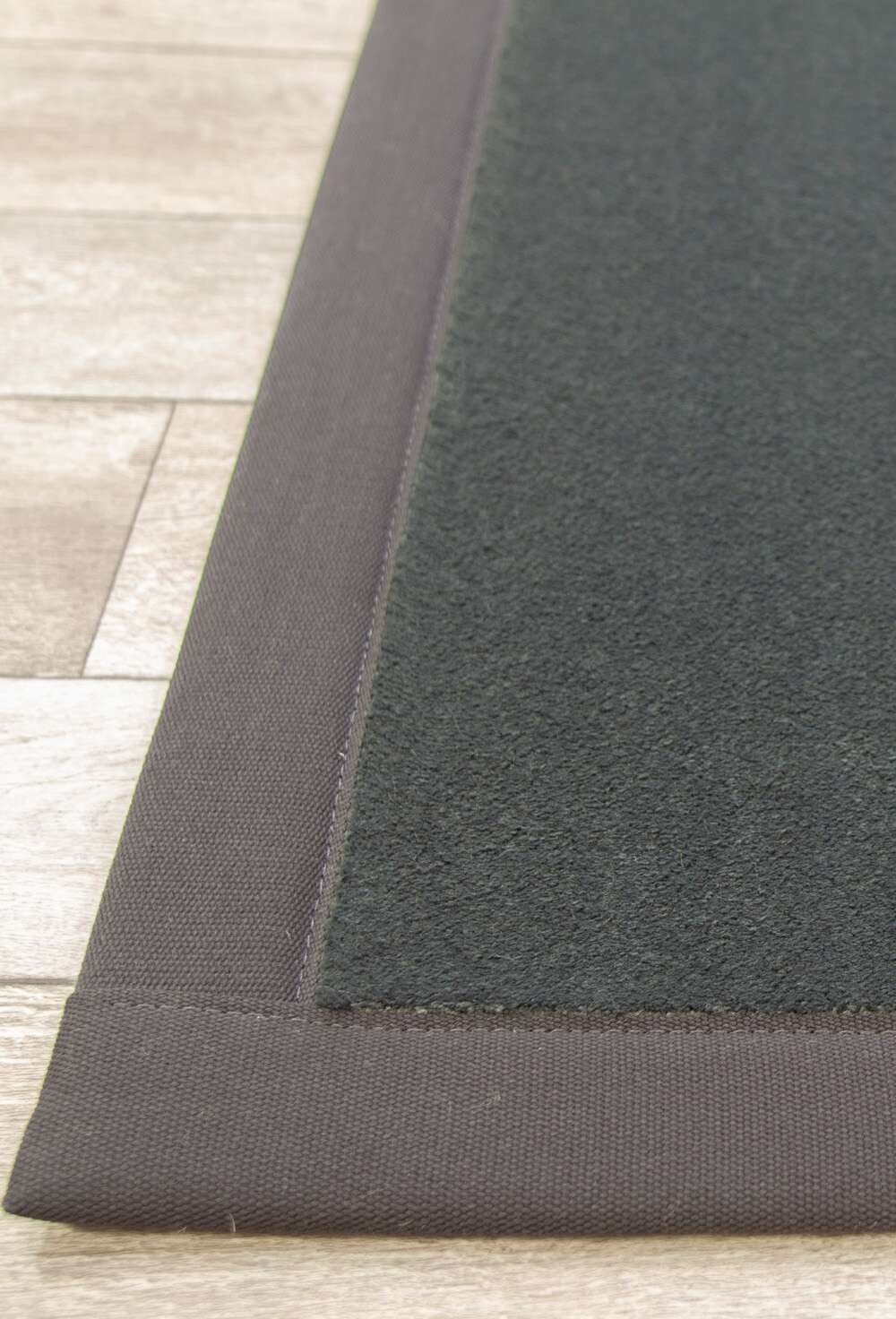 Savage Abundance 097 K99 kantet gulvteppe