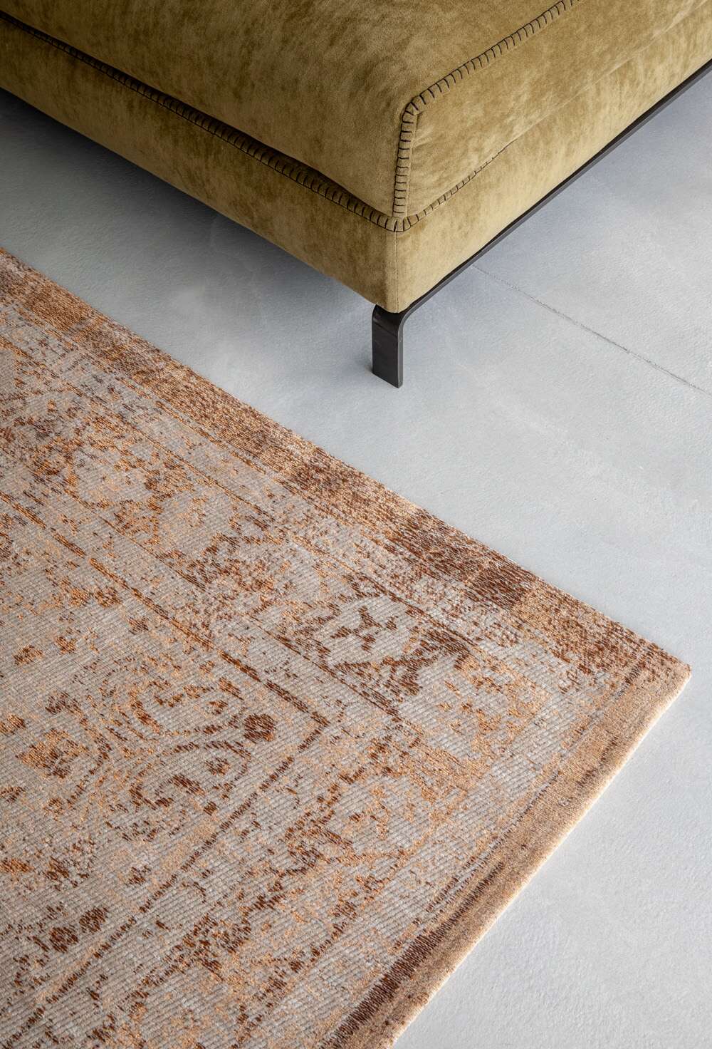 Fading World 9067 Salmon gulvteppe