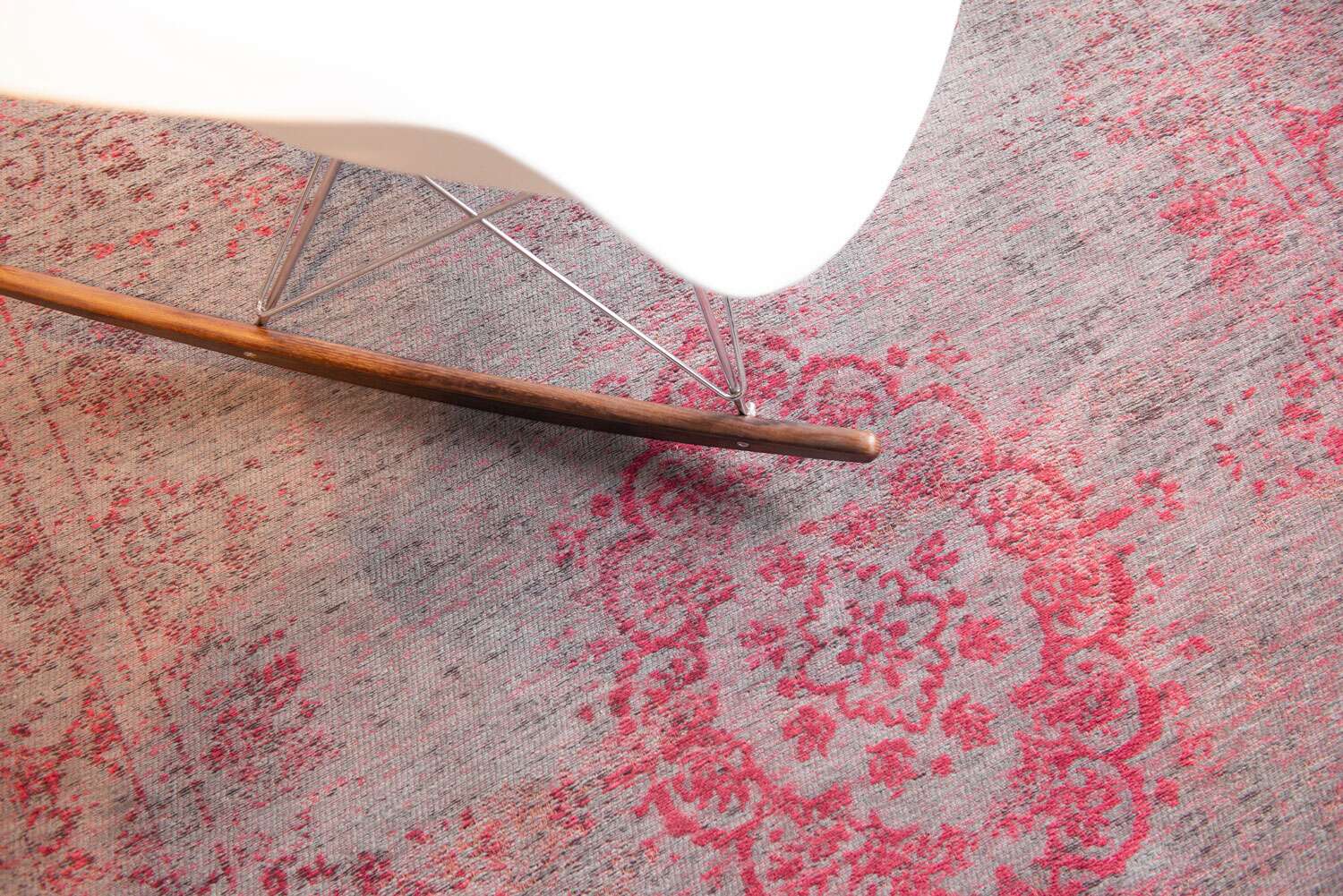 Fading World 8261 Pink Flash gulvteppe