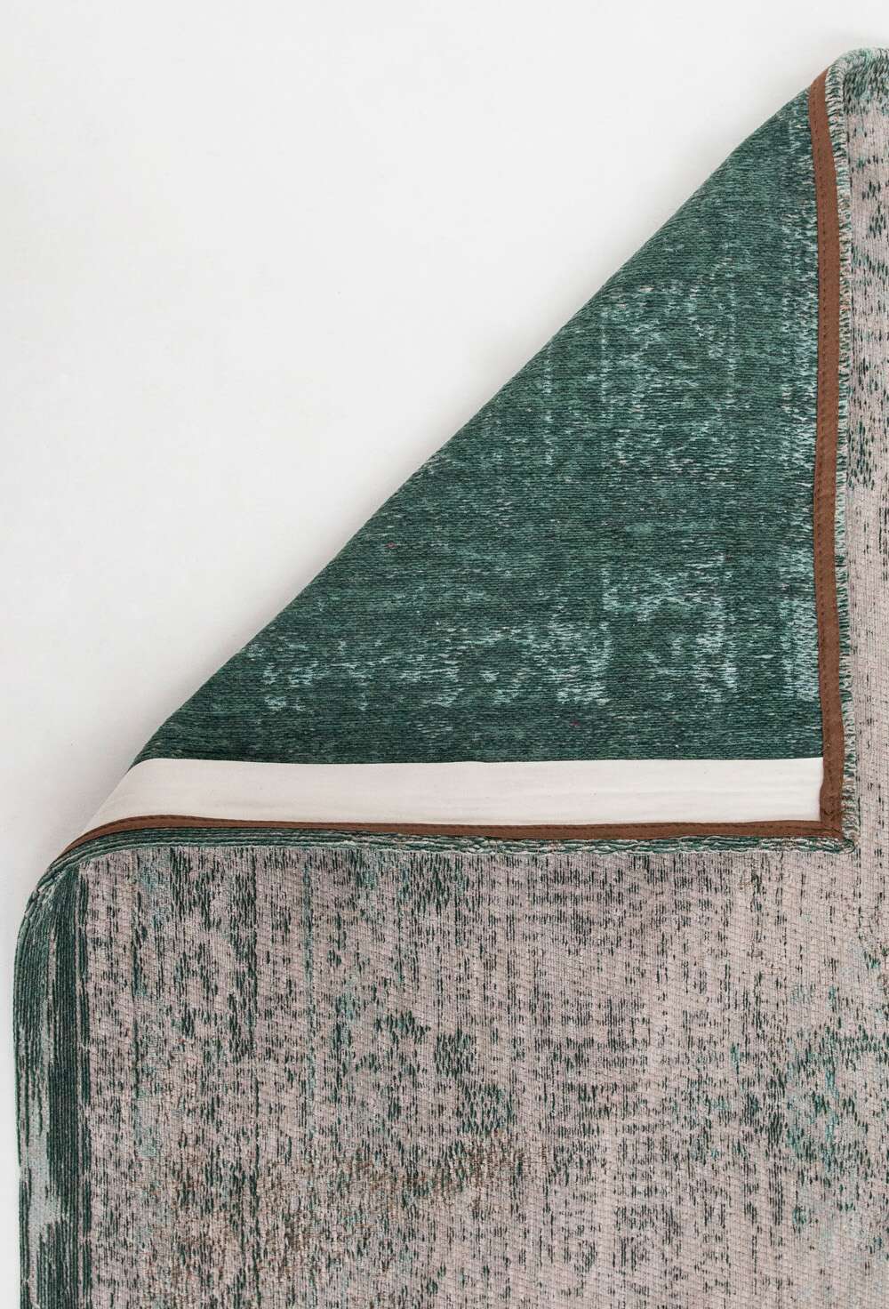 Fading World 8259 Jade Oyster gulvteppe