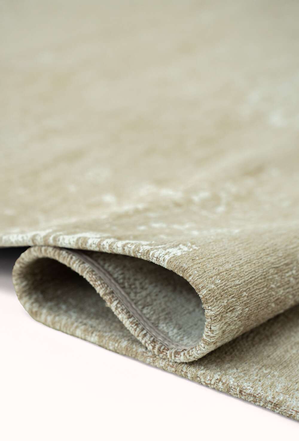 Fading World 9672 Milk Curry gulvteppe